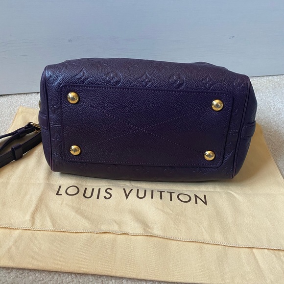 SOLD **AUTHENTIC LOUIS VUITTON HANDBAG** - Picture 7 of 16